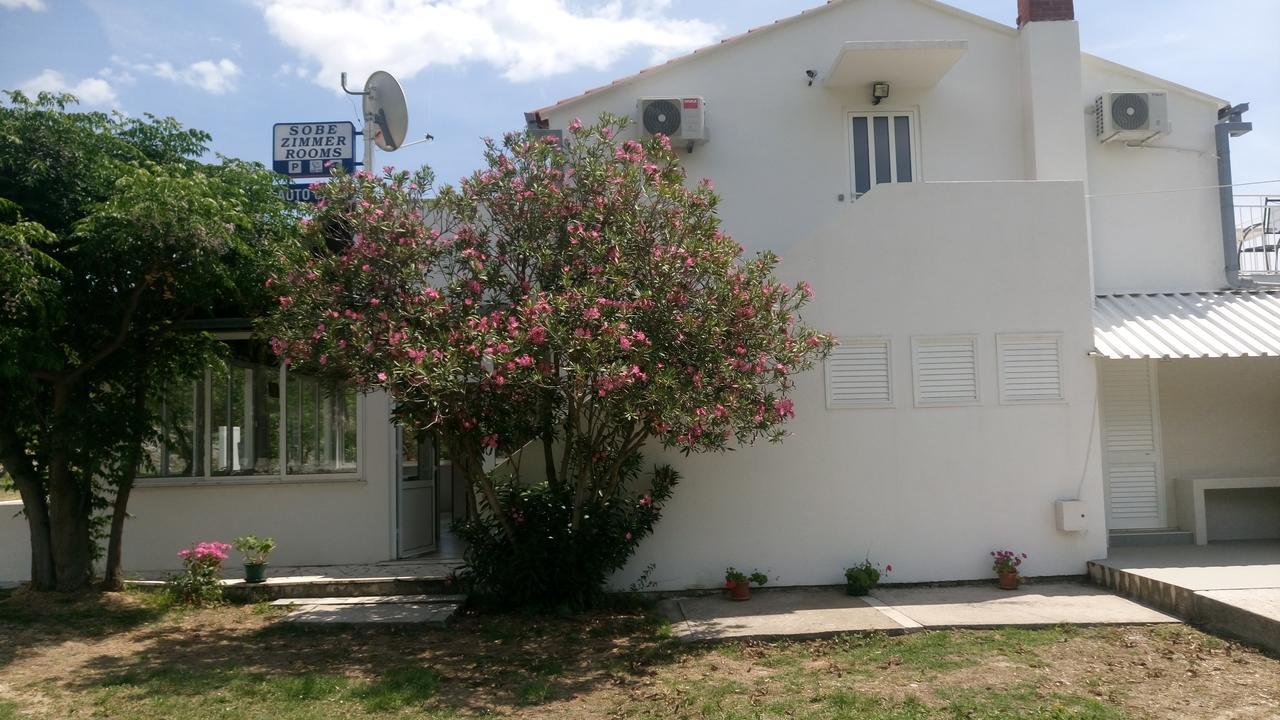 Guesthouse Budima Banići Buitenkant foto