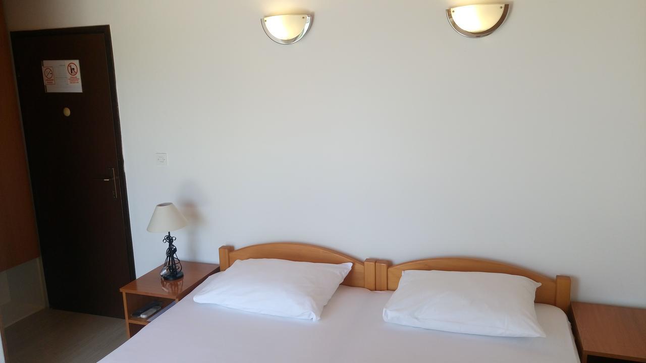 Guesthouse Budima Banići Buitenkant foto