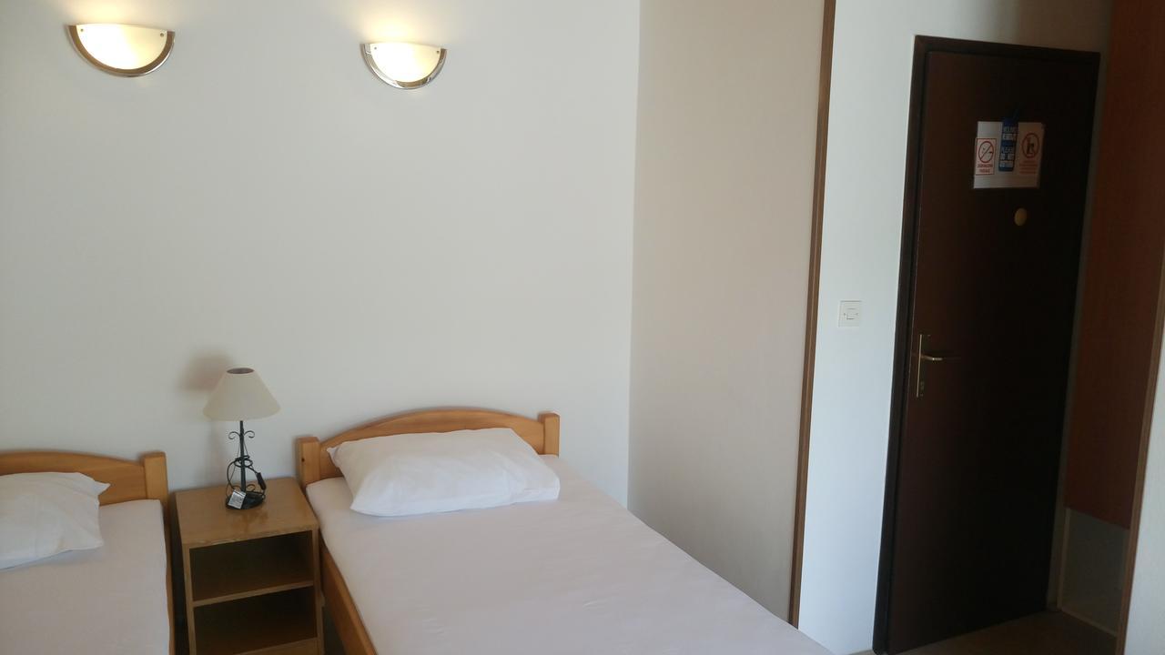 Guesthouse Budima Banići Buitenkant foto